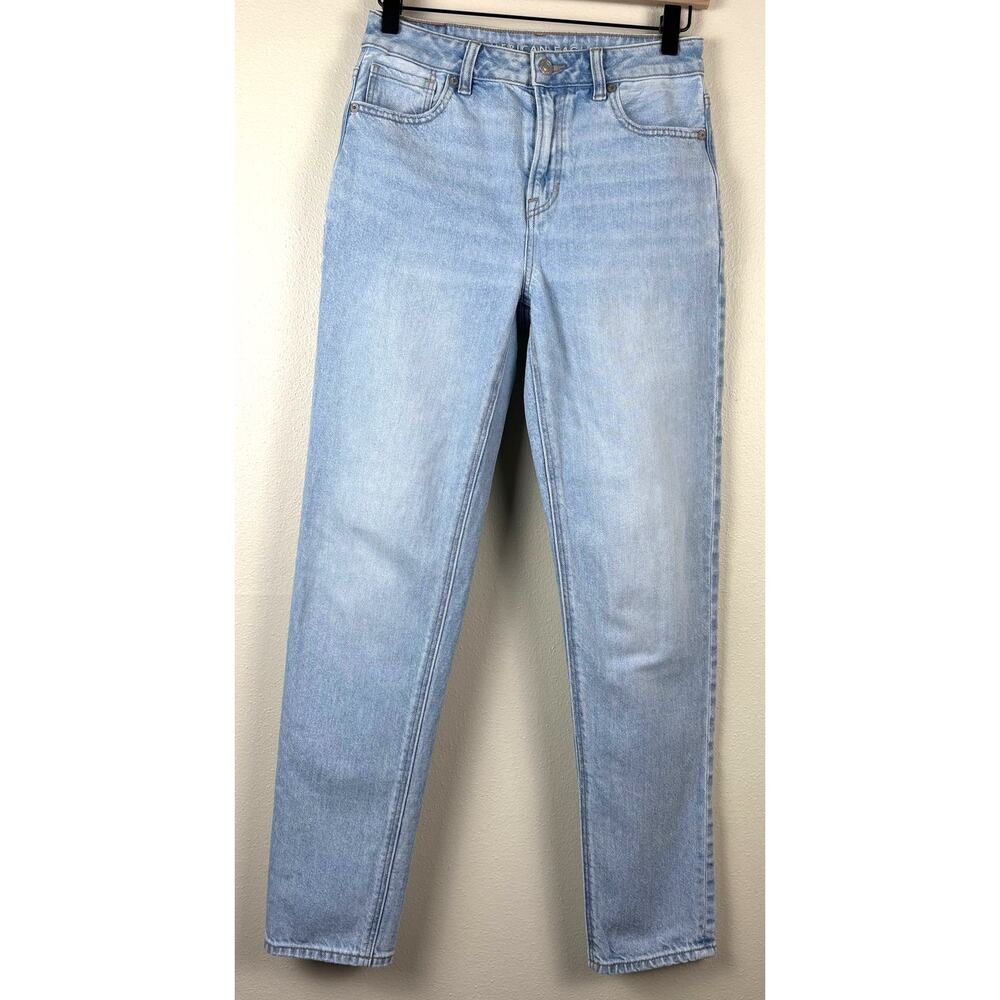 American Eagle Strigid Mom Jeans Women's Size 2 in Blue Breeze - Picture 2 of 12